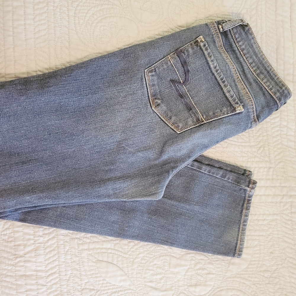 🥂3 for 25..American Eagle. Skinny jeans